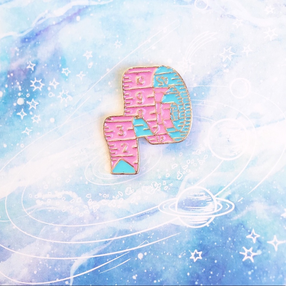 ✨ Measuring Tape Pin ✨